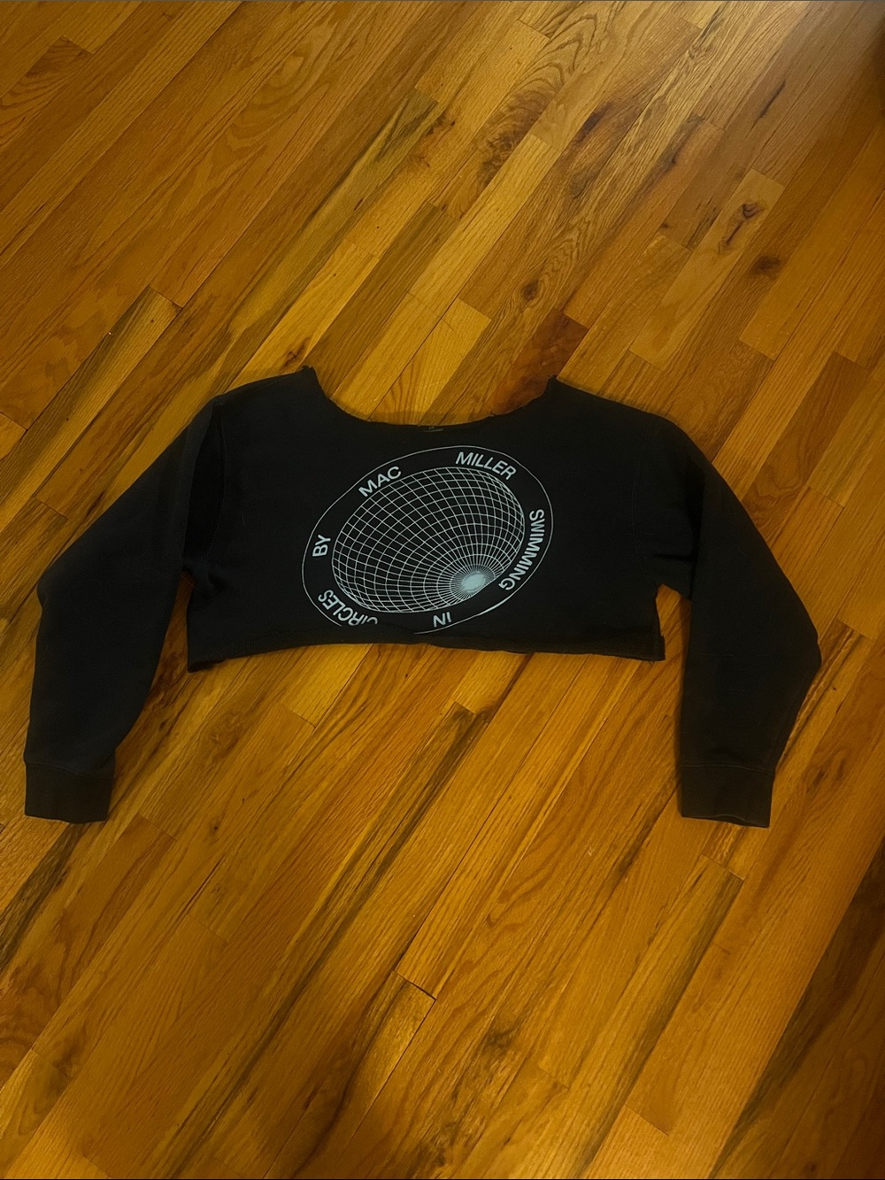 Medium Mac Miller Swimming in Circles Cut Off Crop Sweatshirt